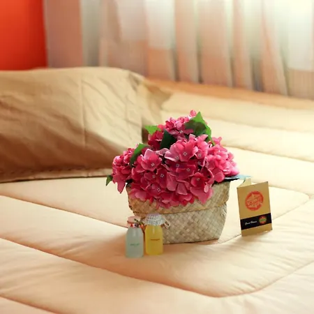 Roemah 28 Syariah Hotel Medan Exterior photo