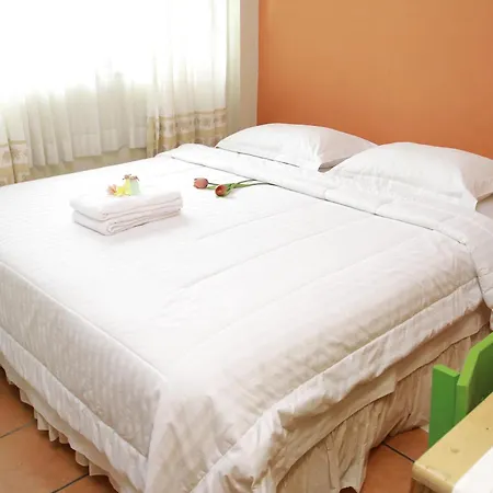 Roemah 28 Syariah Hotel Medan Exterior photo